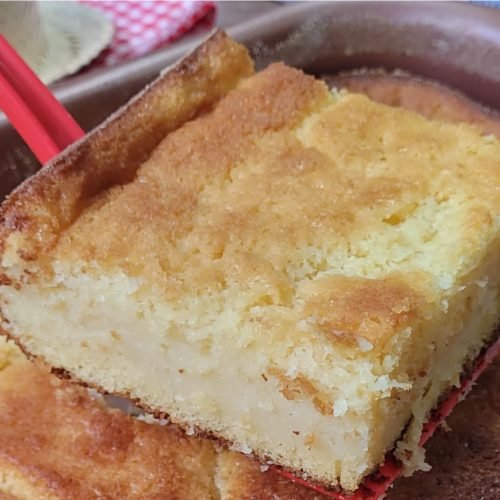 Bolo de fubá cremoso