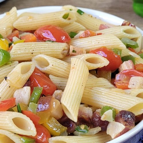 Macarrão com pimentão e bacon